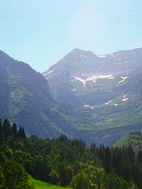 Sundance Ski Resort resembles 
the Swiss Alps.